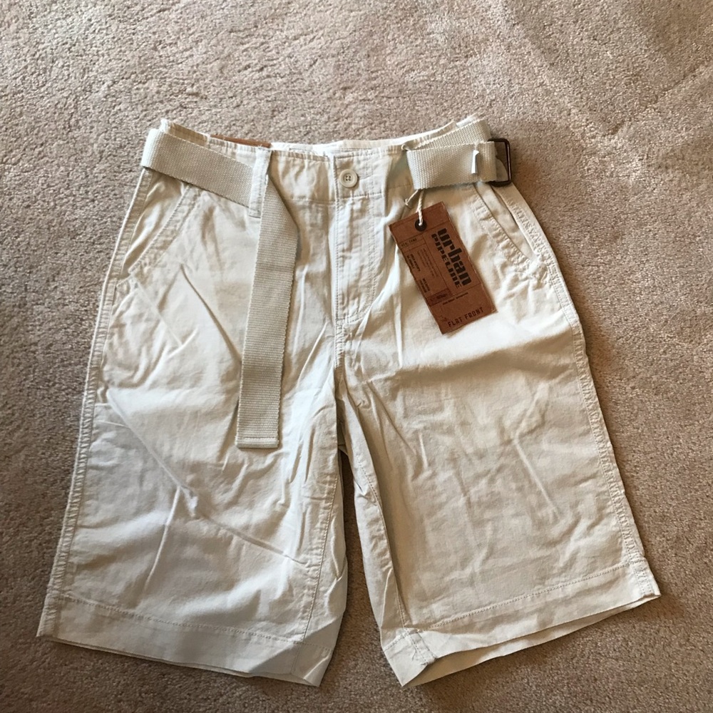 Urban Pipeline shorts NWT size 32